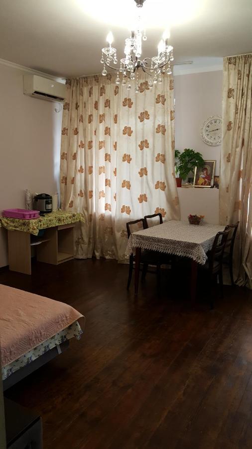 Абазинская 35 Sukhumi Luaran gambar